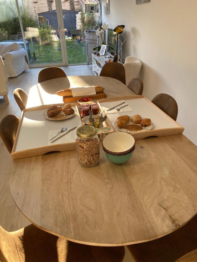Bed and Breakfast Cote Court Л'Иль-сюр-ла-Сорг Экстерьер фото