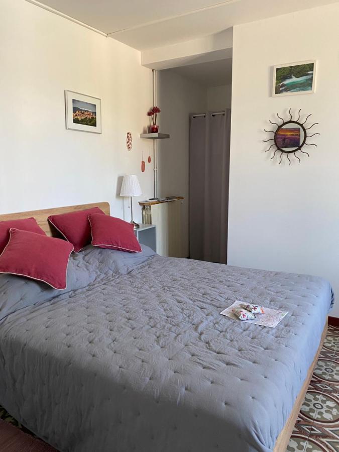 Bed and Breakfast Cote Court Л'Иль-сюр-ла-Сорг Экстерьер фото