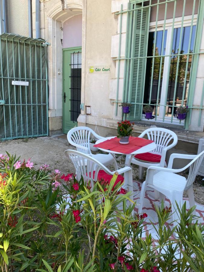 Bed and Breakfast Cote Court Л'Иль-сюр-ла-Сорг Экстерьер фото